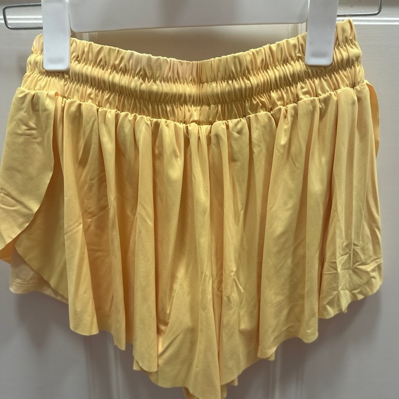 [{SOLD!}] 💛💛SUPER CUTE KEIKI KONA DUPE BUTTERFLY SHORTS!!💛 - Picture 4 of 6